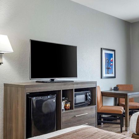 Best Western Plus Victoria Inn & Suites Esterno foto