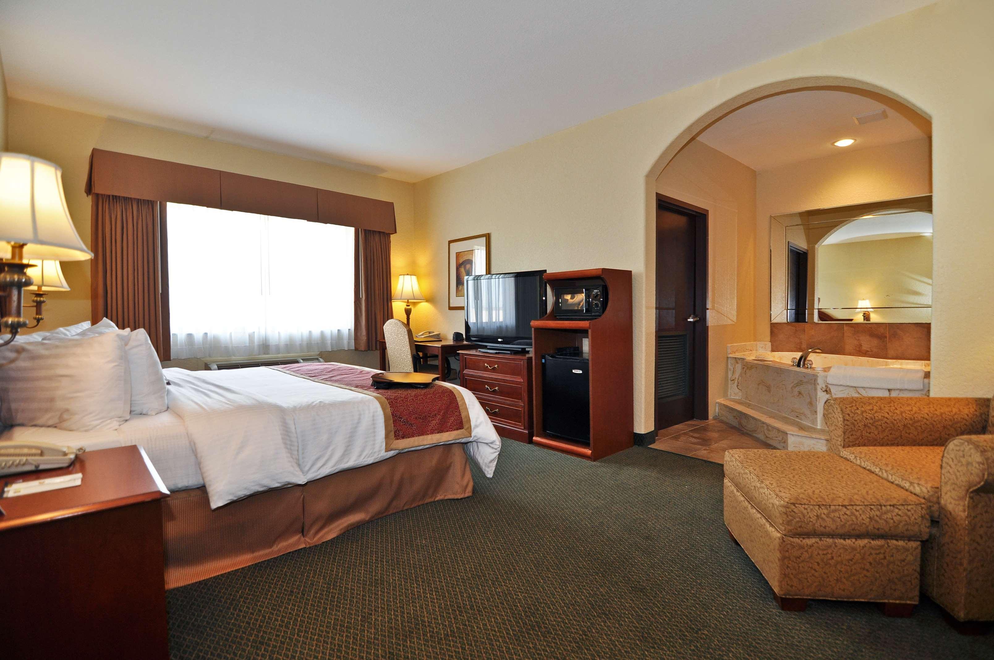 Best Western Plus Victoria Inn & Suites Esterno foto